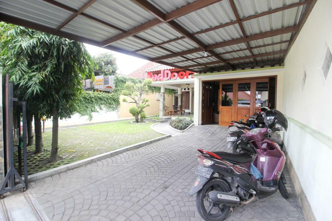 Reddoorz Plus @ Tegal Panggung Yogyakarta Esterno foto